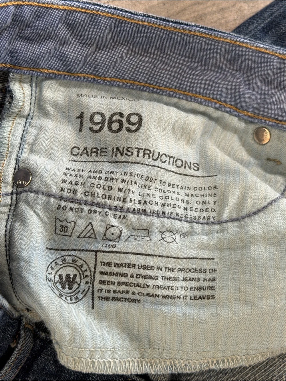 GAP 1969 Sexy Boot 30/10a Medium Tint Cotton Jeans